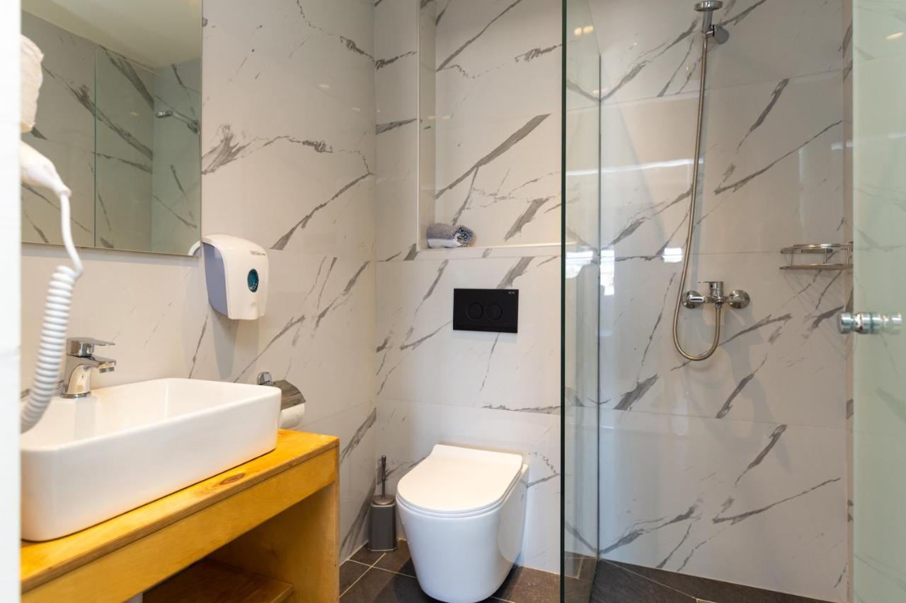 Aqua Luxury Suites By Estia Roda  Ngoại thất bức ảnh